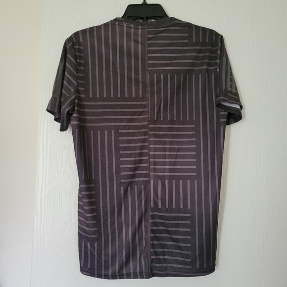 🟣 Adidas black & grey striped tee shirt - Picture 4 of 4